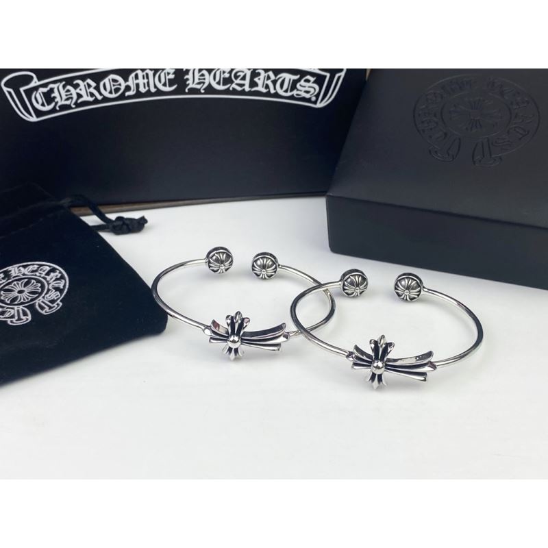 Ch**me He**ts bracelets
